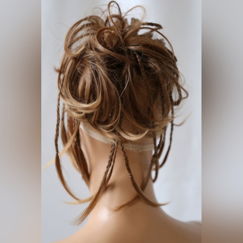 Wig Fall Hair Blonde Extension. Attach By Band Located In The Center